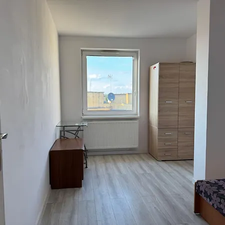 3 Rooms, 5 Beds, 7 People Vratislav