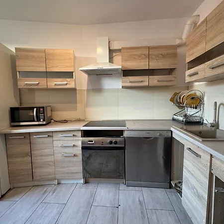 3 Rooms, 5 Beds, 7 People Apartmán Vratislav
